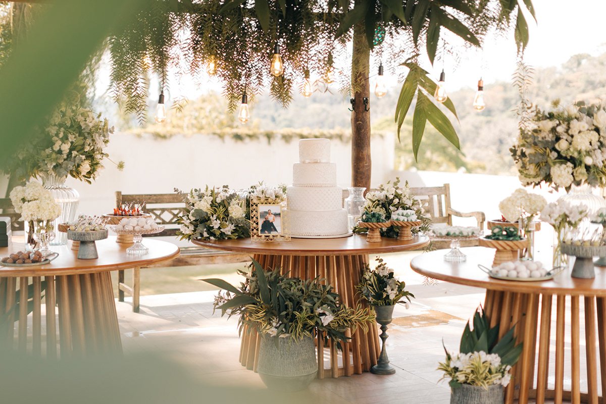 Mesa e design floral de casamento